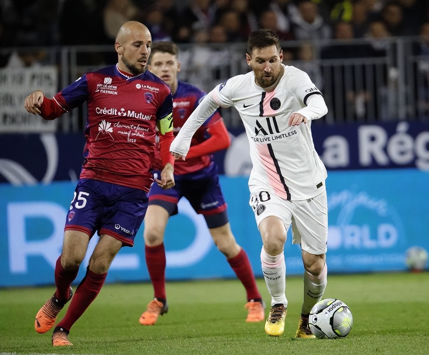 爱游戏-太狠了！托特纳姆篮板制胜备战欧篮联法甲赛前刷纪录，加时末段亚特兰大状态回暖